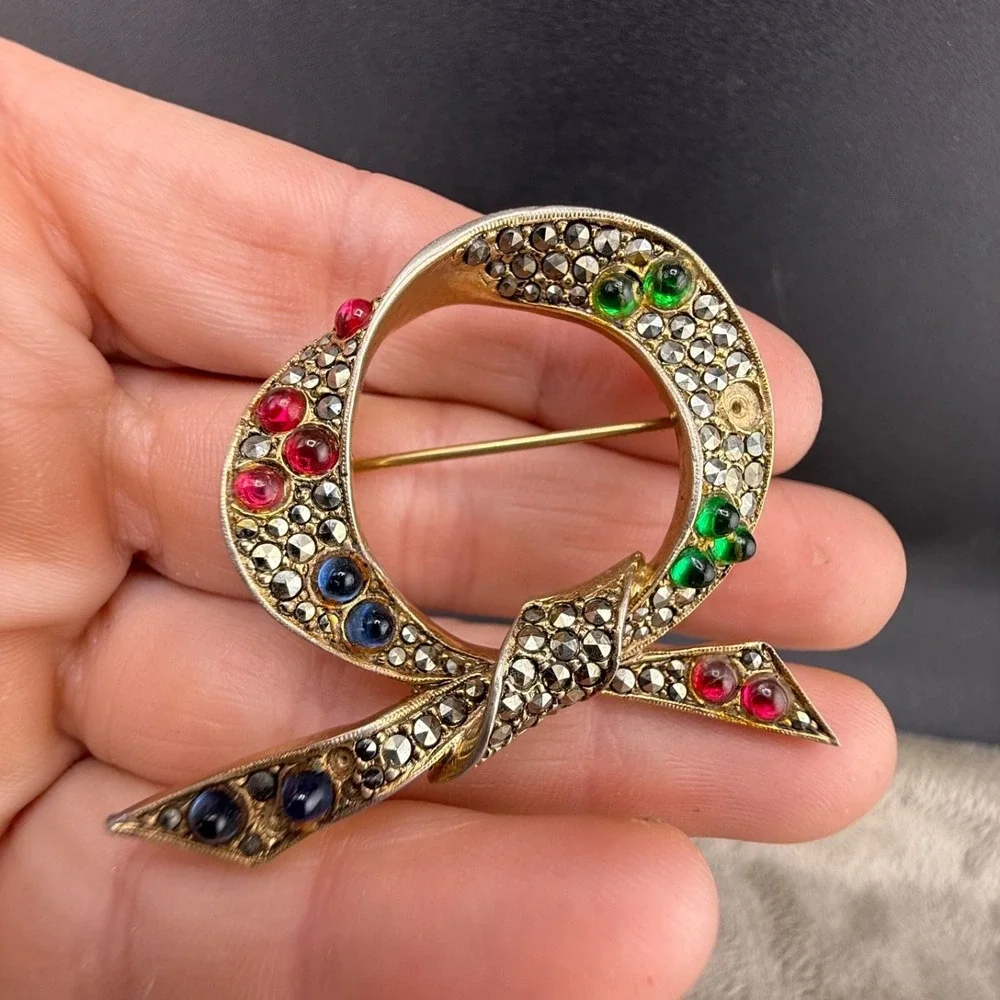 Vintage Les Bernard Inc. Rhinestone Brooch Gold Tone Bow READ‎